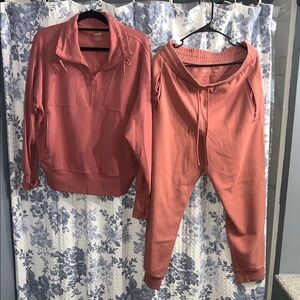 Old Navy Coral Half-Zip Pullover & Drawstring Joggers Set